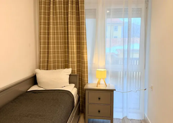 Apartment Gg 8 *
